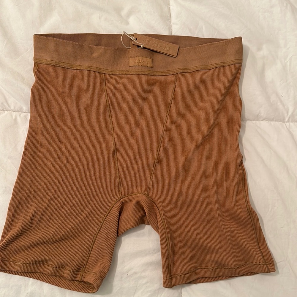 Skims Boxer Camel